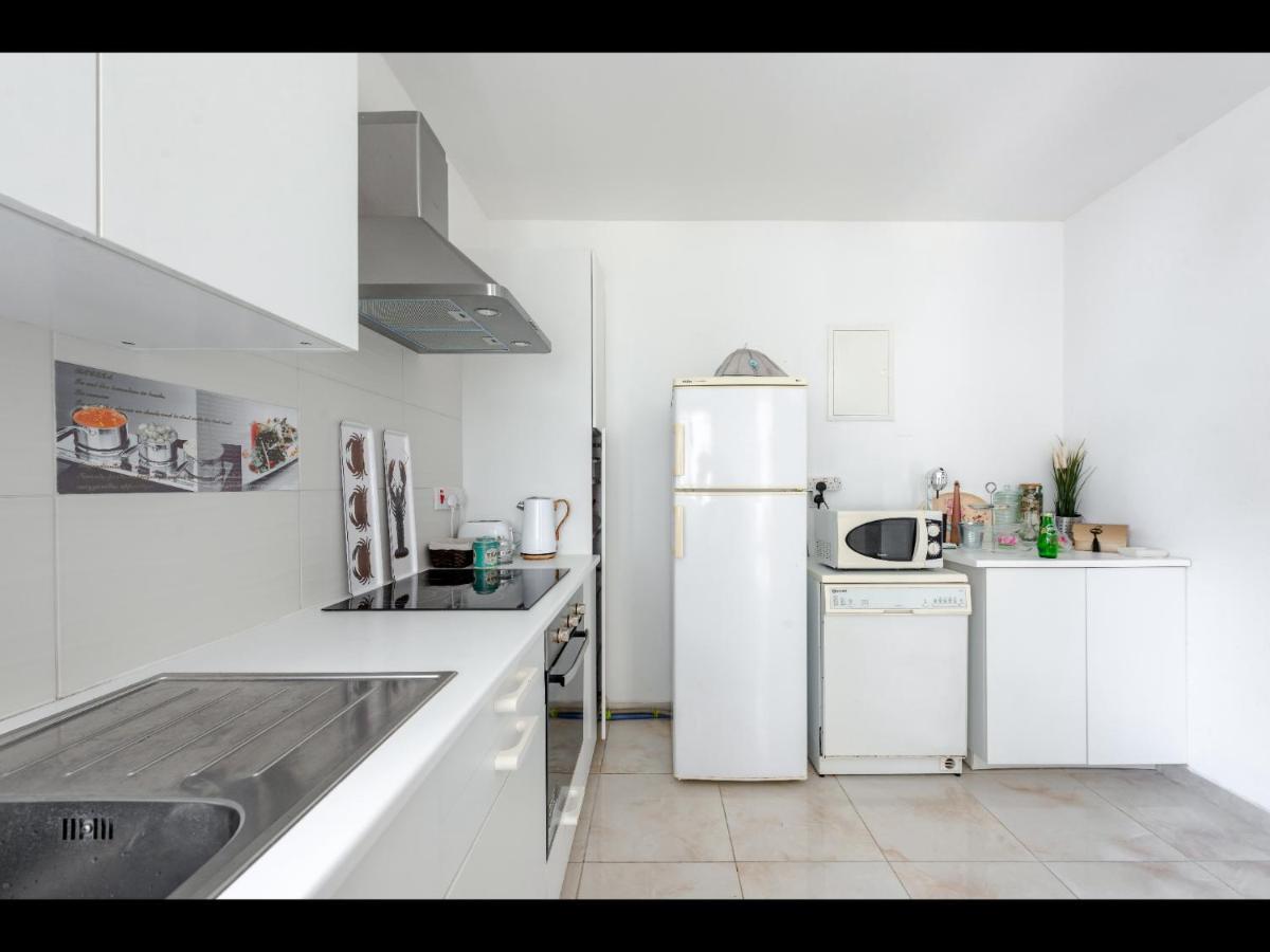 Myria Court Apartment ลิมาซอล ภายนอก รูปภาพ