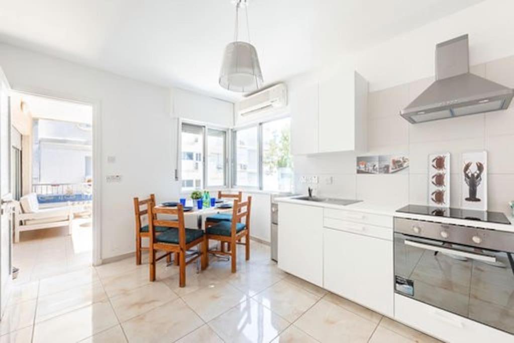 Myria Court Apartment ลิมาซอล ภายนอก รูปภาพ